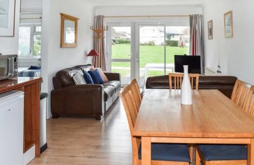 Yarmouth House | Cape A2 Westbay Club, a 2 bedroom cottage, Isle of Wight