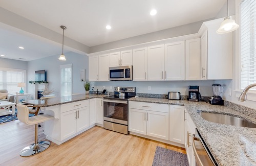 Arundel Condo | Cape Arundel with AC | Heated Pool, Hiking Trails & Gym | 15 Mins to Beaches
