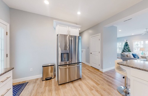 Arundel Condo | Cape Arundel with AC | Heated Pool, Hiking Trails & Gym | 15 Mins to Beaches
