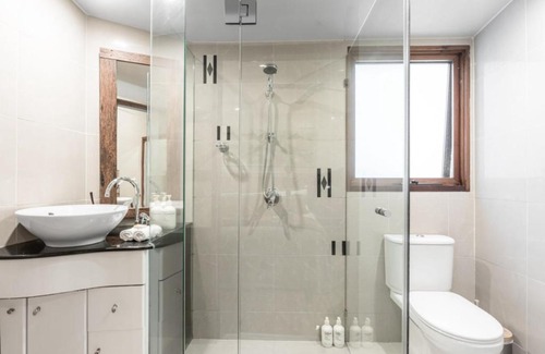 Skinners Shoot Apartment | Cape Byron Suite 2, 3 with Private lounge