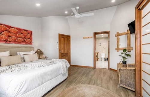 Skinners Shoot House | Cape Byron Suite 4 Private Room with Ensuite