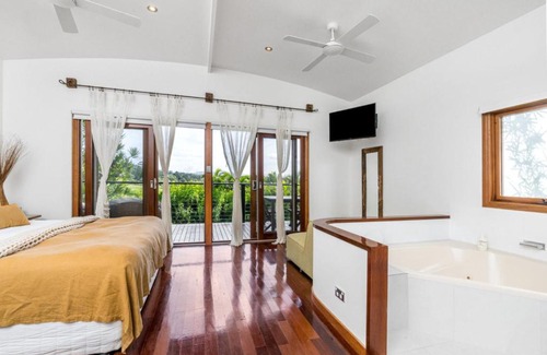Skinners Shoot Villa | Cape Byron Villa 7 Romantic Serenity with Views