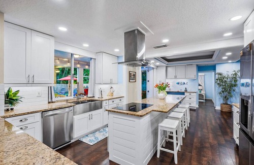 Hobe Sound House | Cape Calypso! Heated Pool, Coastal Luxury, Bike to Beach