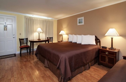 Hyannis Hotel | Cape Cod Harbor House Inn