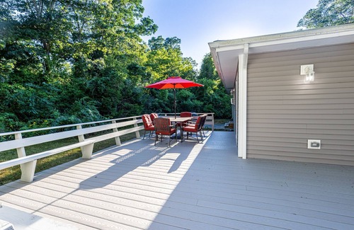 Sandwich House | Cape Cod, Sandwich - Newly Renovated Spacious Family Getaway, 5 min to the Beach