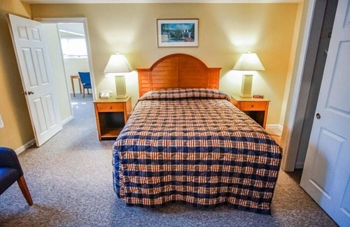 New Seabury Condo | Cape Cod Stylish 2BR Condo w Indoor Pool and Tennis Court