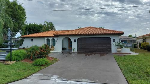Caloosahatchee Villa | Cape Coral Mini Palace