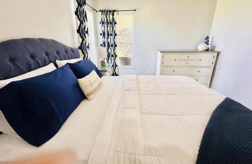 Diplomat Apartment | Cape Coral Seascape