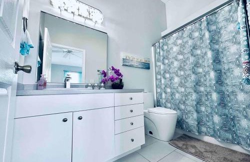 Diplomat Apartment | Cape Coral Seascape