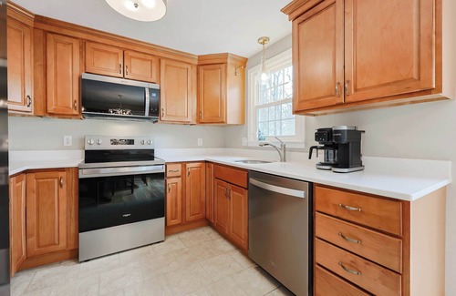 Yarmouth Port House | Cape Escape – Water View, Firepit & Near Beaches