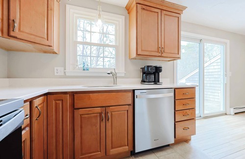 Yarmouth Port House | Cape Escape – Water View, Firepit & Near Beaches