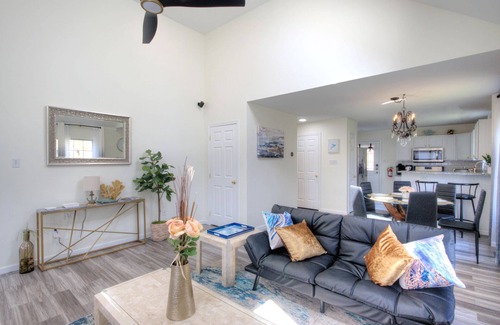 Whitesboro House | Cape May Rose - Quiet Convenient Location Sleeps 10