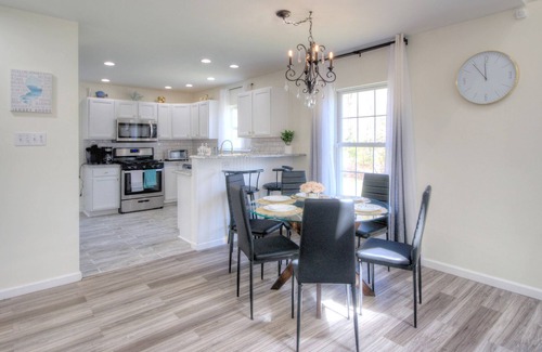 Whitesboro House | Cape May Rose - Quiet Convenient Location Sleeps 10