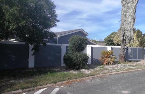 Trawal House | Cape Pine Guest House