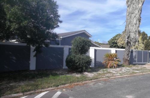 Trawal House | Cape Pine Guest House