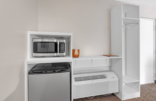 Rehoboth Beach Apartment | Cape Suites Room 8 - Free Parking!