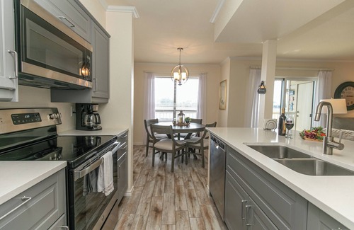 Horseshoe Bay Condo | Cape Terrace Waterfront Oasis