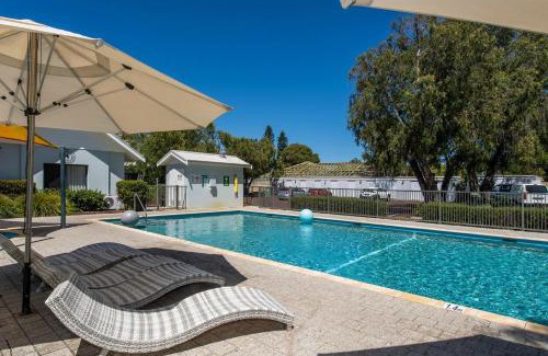 Broadwater House | Cape View Beach Resort - Endless Summer