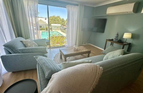 Broadwater House | Cape View Beach Resort - Endless Summer