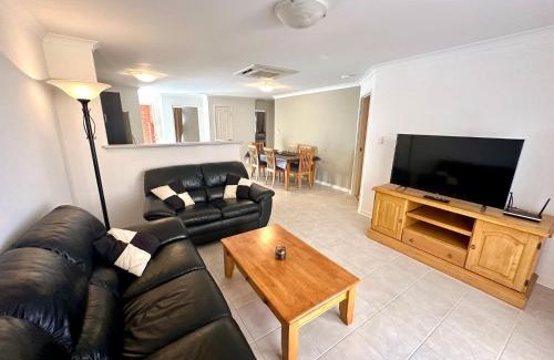 Broadwater House | Cape View Forte