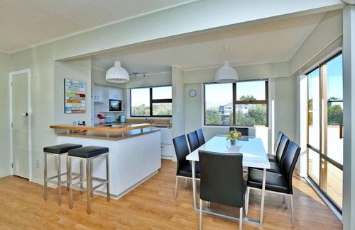 Haumoana House | Cape View Villa - Stunning Sea Views