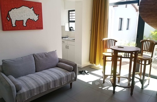 Capri Villa | Cape white villa - Duplex suite (No Load shedding)