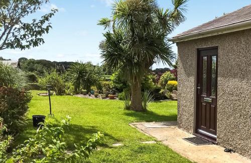 Tudweiliog House | Capel Berseba