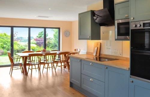 Tudweiliog House | Capel Berseba