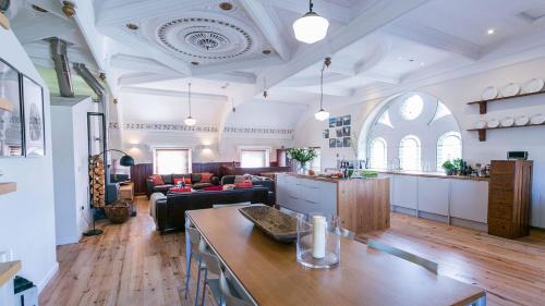 Ty Croes House | Capel Seion