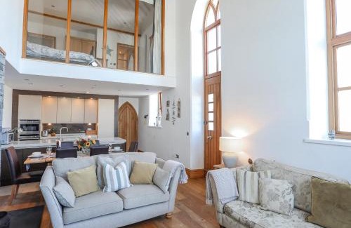 Edern House | Capel Tabernacl