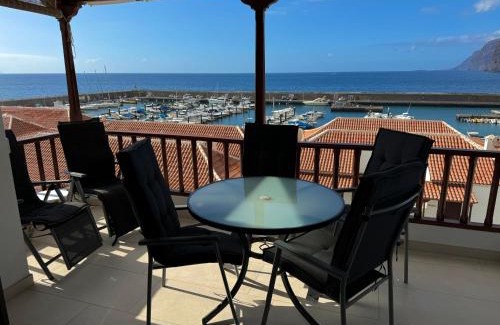 Los Gigantes Apartment | Capitain Jane's Beachside Haven
