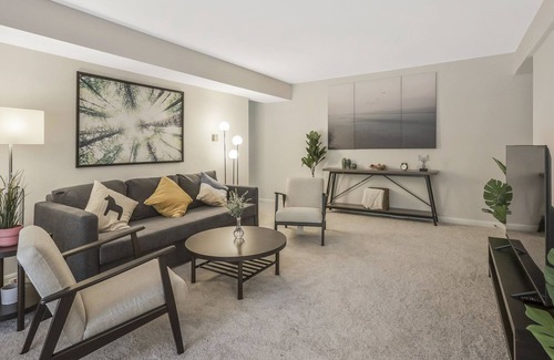 Baileys Crossroads Condo | Capital City Oasis: Stylish Condo Minutes from DC