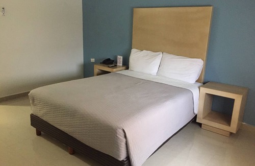 Monclova Hotel | Capital Hotel