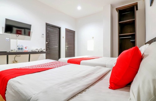 Raya Kuta Hotel | Capital O 1666 Grand Pudjawan Hotel Near Kuta Beach