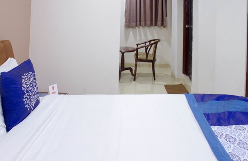 Secunderabad Hotel | Capital O 5072 Padmini Hotel