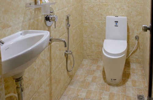 Secunderabad Hotel | Capital O 5072 Padmini Hotel