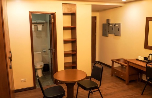 Diliman Hotel | Capital O 887 M28 Hotel And Apartments