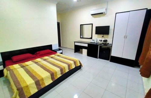 Kampung Batu Maung Hotel | Capital O 91118 Chalet Seri Idaman
