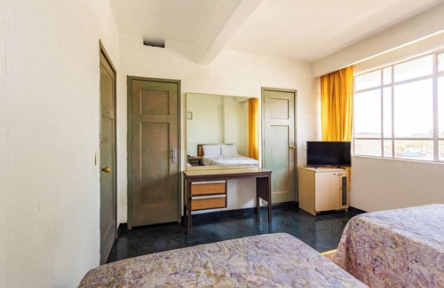 Downtown Guadalajara Hotel | Capital O Nueva Galicia, Guadalajara centro (downtown)