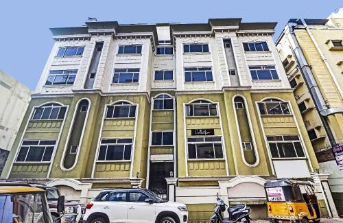 Hyderabad Hotel | Capital O Samrat Palace Near Nampally Station