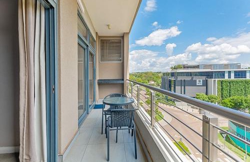 Menlyn Apartment | Capital Residence Apartment in Menlyn Maine