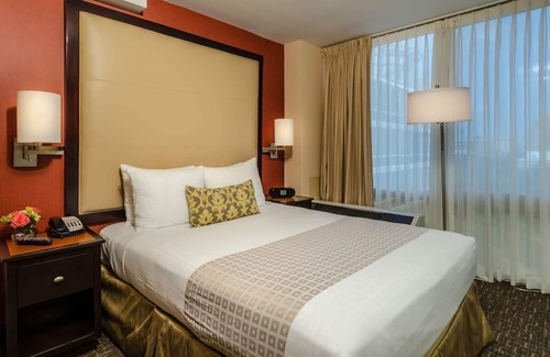 Dupont Circle Hotel | Capital Vacay! 4 King Units, City View, Pet-friendly Property!