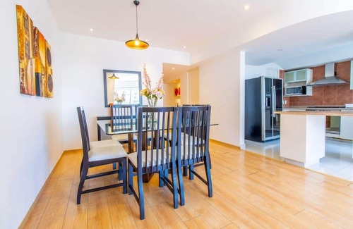 El Yaqui Condo | Capitalia - Bright w/Gym Fast Wi-Fi