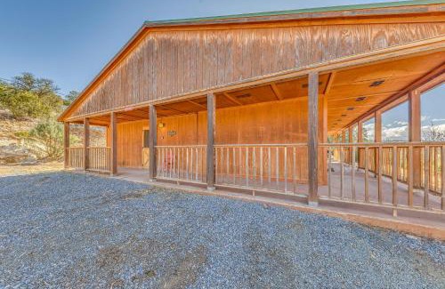 Glencoe House | Capitan Vacation Rental with Grill, Near Ruidoso!