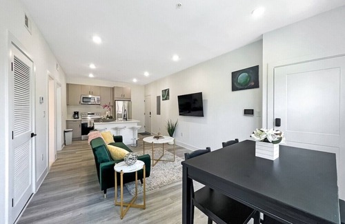 Kingman Park Bed & Breakfast | Capitol Hill Scenic Unit with Bright City Views