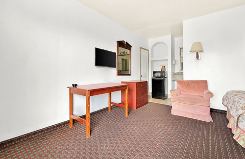 Montgomery Hotel | Capitol Inn And Suites