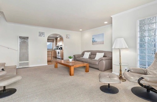 Capitola Apartment | Capitola Sea Breeze Retreat