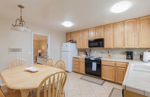 Capitola Apartment | Capitola Seashell Sanctuary #A