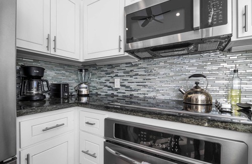 Capitola House | Capitola Village Home with Parking Spot