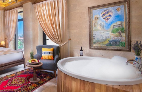 Uchisar Hotel | Cappadocia Pyramid Stone House